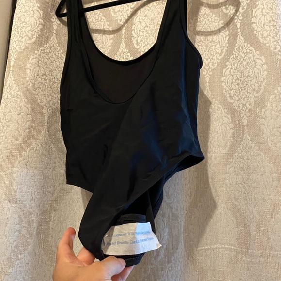 •HOT TOPIC• Ombre Skulls One-Piece Swimsuit never worn - Picture 4 of 4